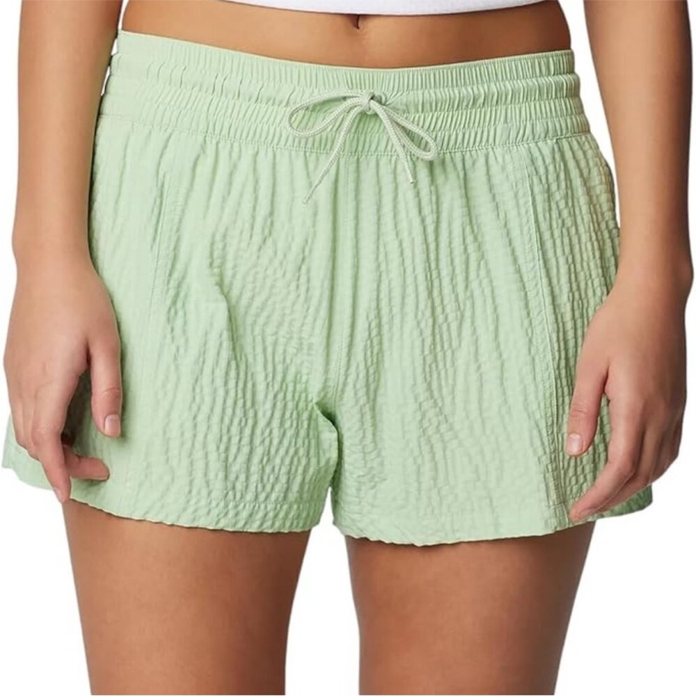New! Women's Columbia Boundless Trek Shorts, XL, Light Green